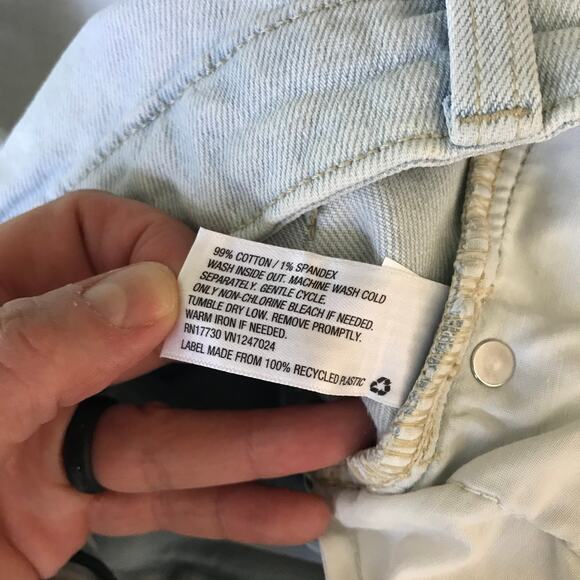 Wild Fable Jeans Women Size 8 Mom Distressed Holes Worn Faded Skater Bleached - Picture 12 of 12